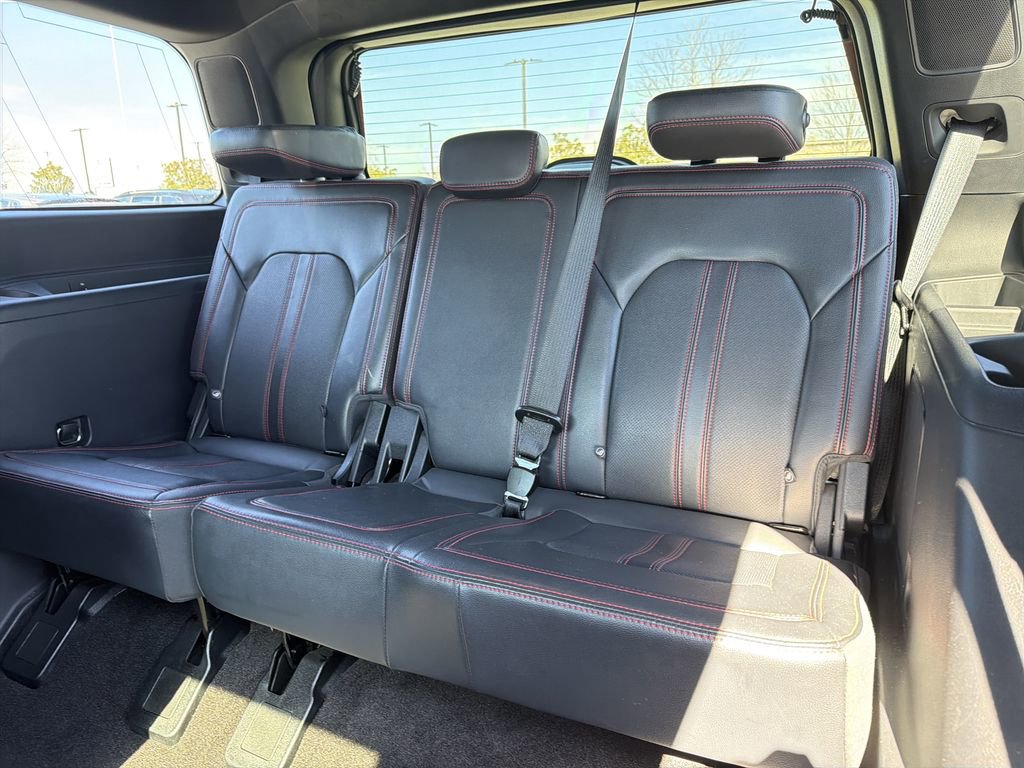 Used 2022 Ford Expedition Limited image 15