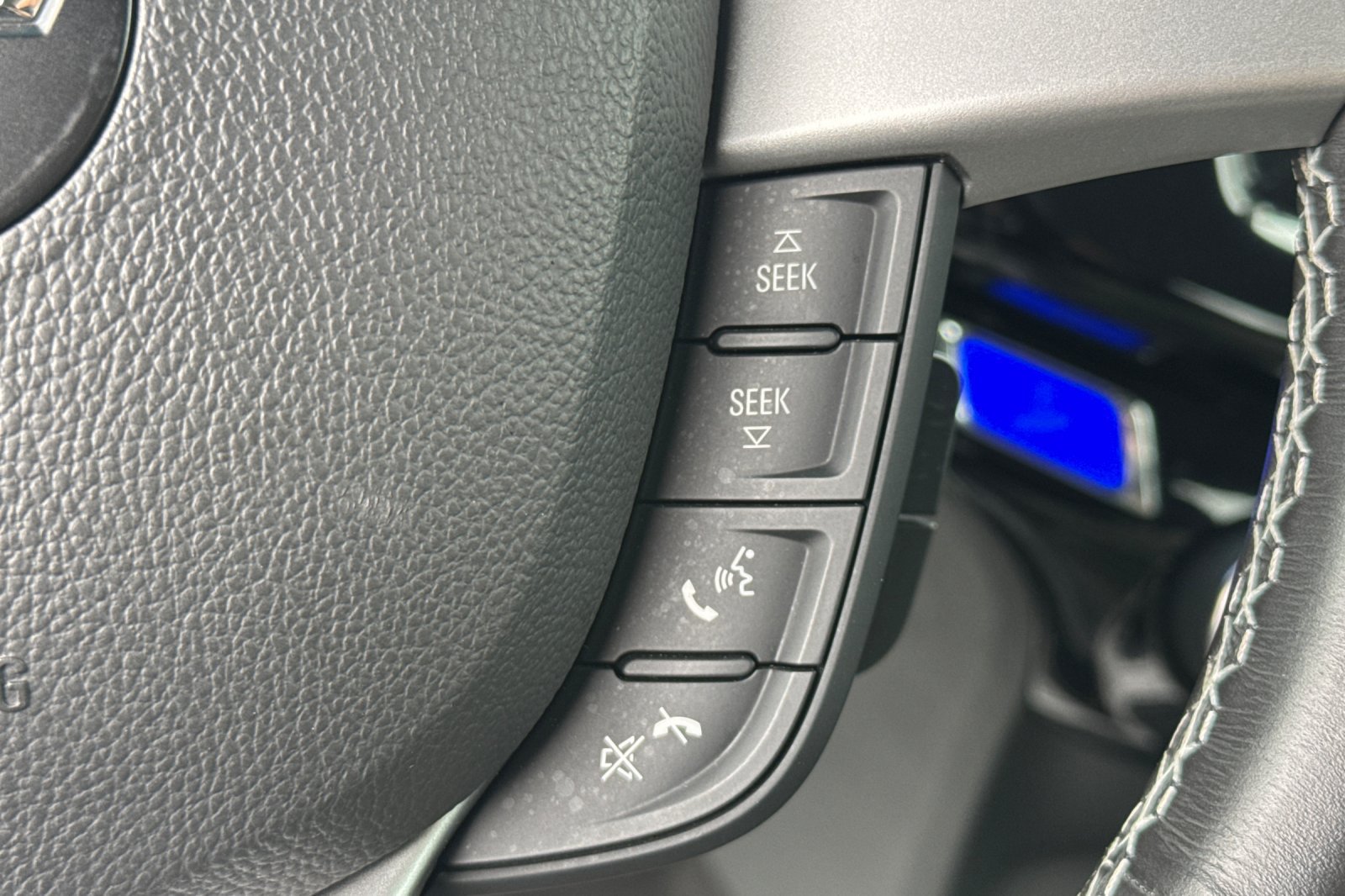 Used 2014 Chevrolet Spark LT FWD image 37