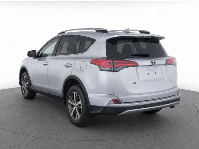 Used 2018 Toyota RAV4 XLE FWD image 5
