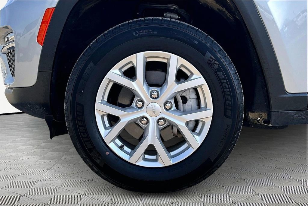 Used 2023 Jeep Grand Cherokee Limited image 9