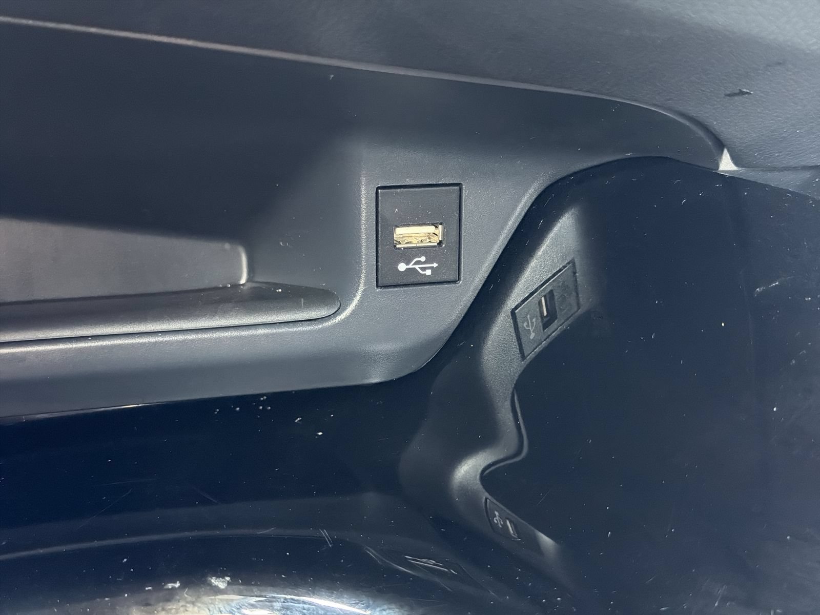 Used 2022 Toyota C-HR XLE FWD image 30