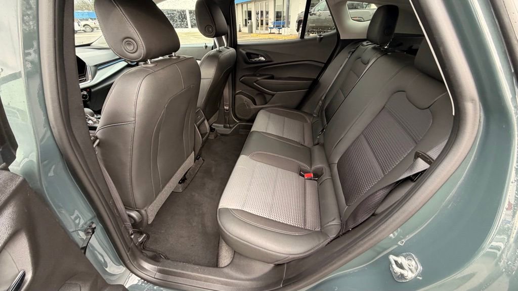 Used 2025 Chevrolet Trax LT image 8
