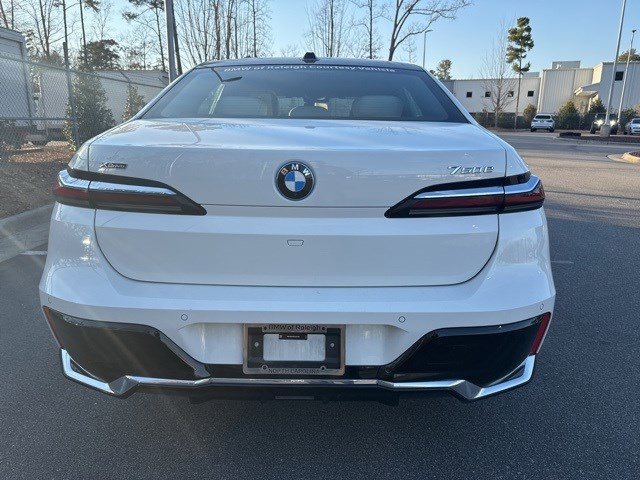 Used 2025 BMW 750e xDrive image 13