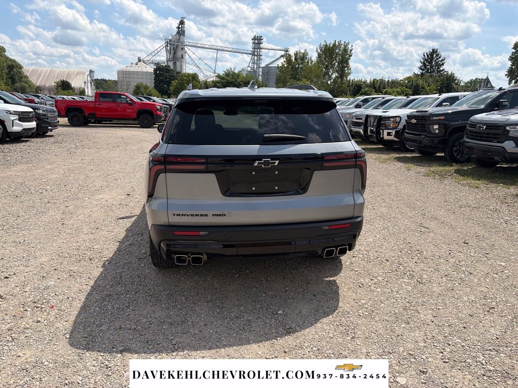 Used 2026 Chevrolet Traverse LT w/ Midnight/Sport Edition AWD/4WD image 4