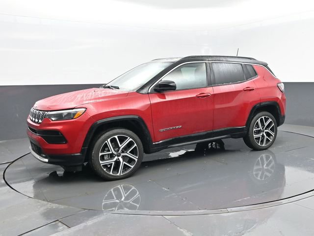 Used 2025 Jeep Compass Limited w/ Elite Group image 2