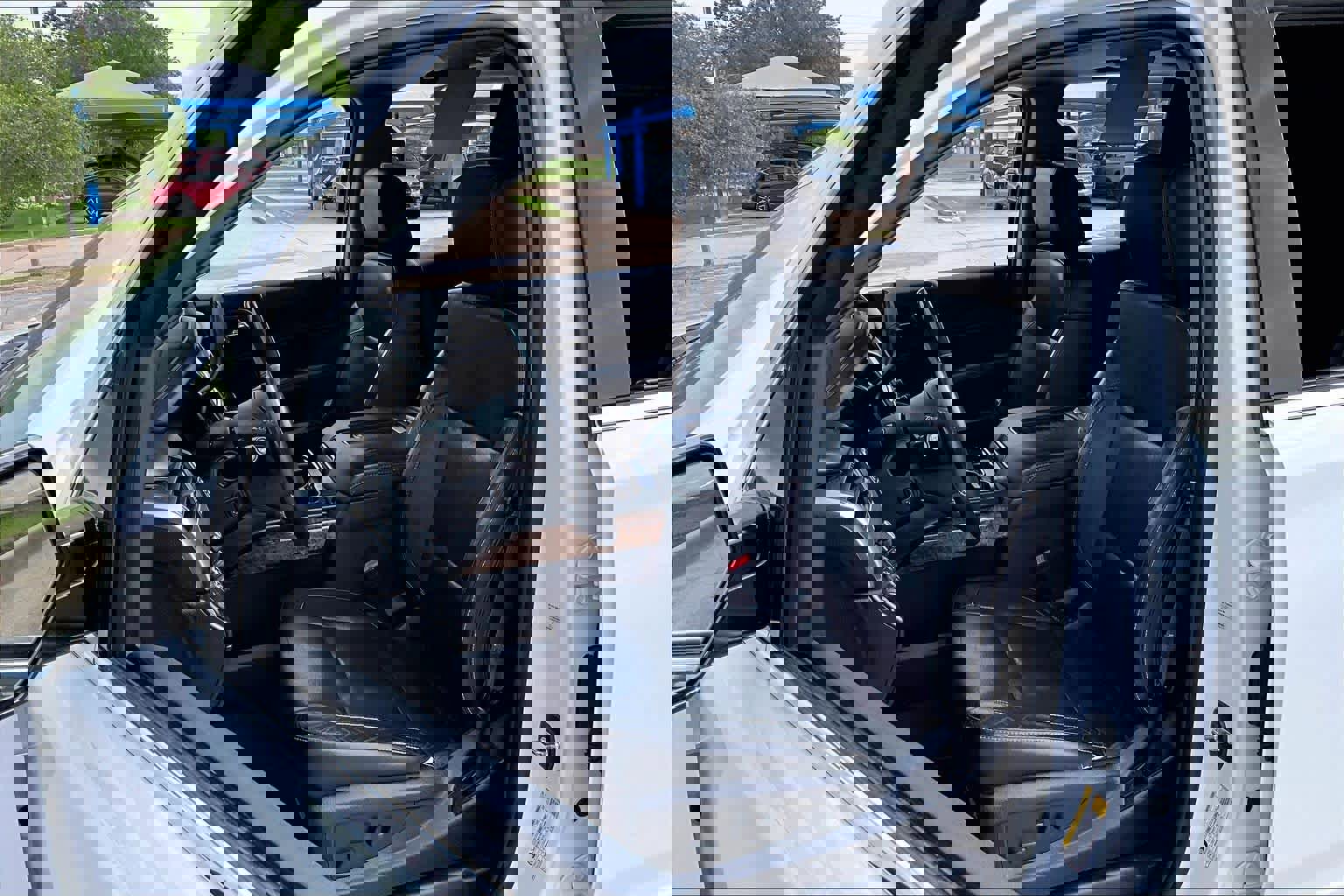 Used 2015 Chevrolet Tahoe LTZ AWD/4WD image 8