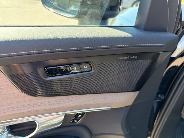 Used 2026 Volvo XC90 B6 Plus w/ Protection Package Premier AWD/4WD image 10