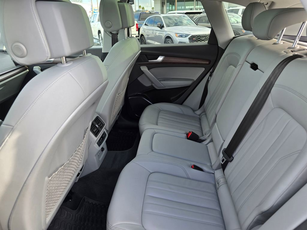 Used 2023 Audi Q5 2.0T Premium w/ Convenience Package image 12