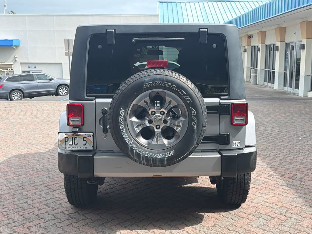 Used 2018 Jeep Wrangler Unlimited Sahara AWD/4WD image 4