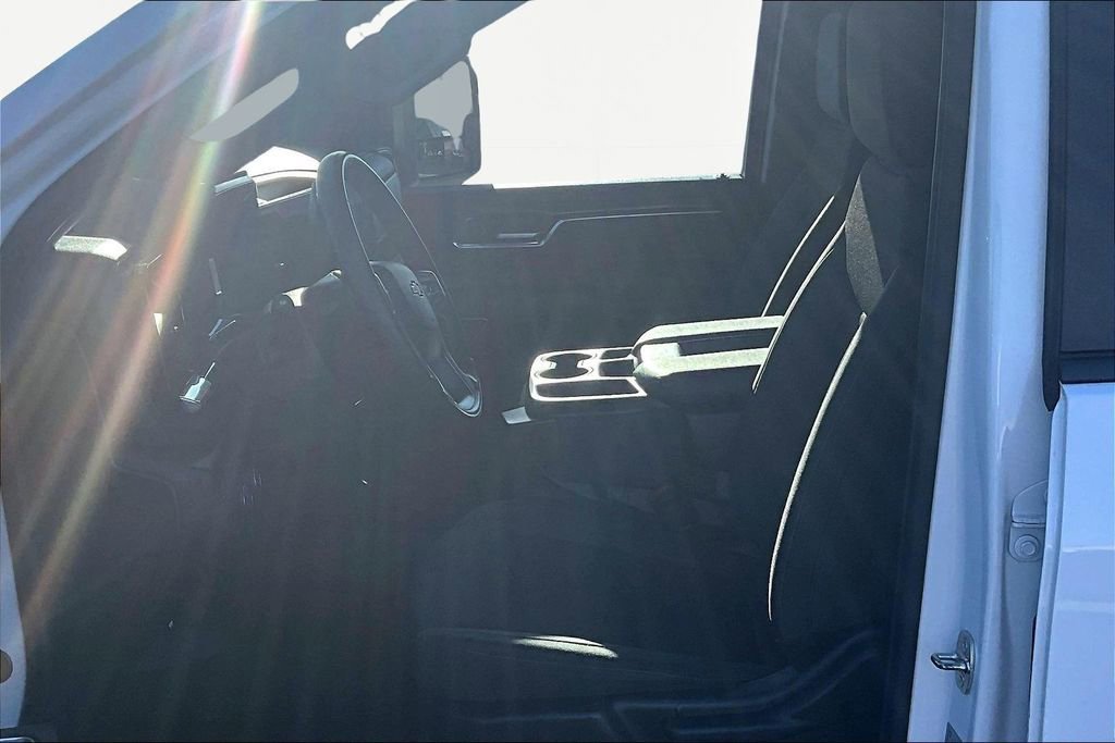 Used 2024 Chevrolet Silverado 2500 LT image 25