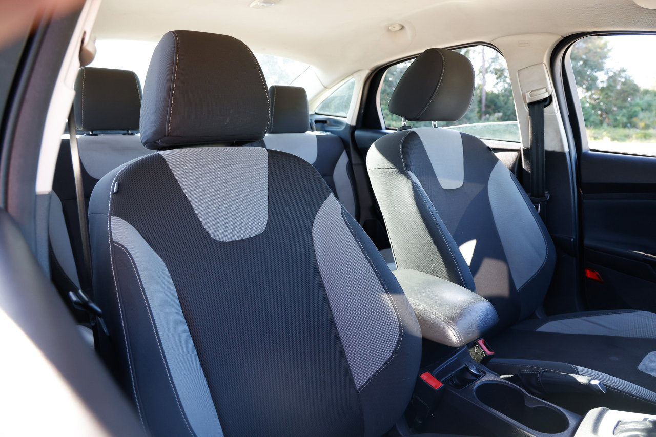 Used 2014 Ford Focus SE w/ SE Sport Package image 18