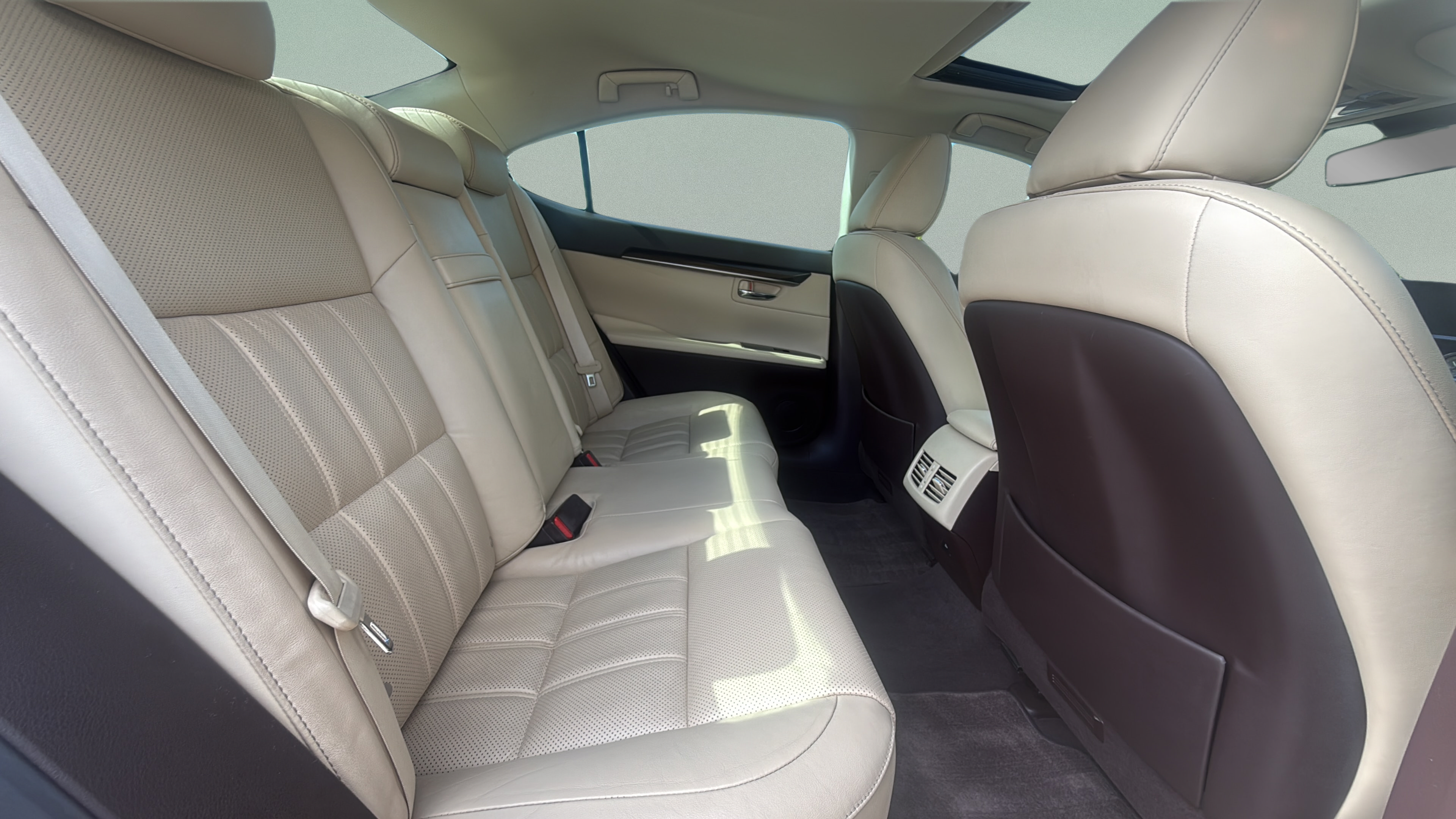 Used 2016 Lexus ES 350 w/ Luxury Package w/Wood Trim FWD image 29