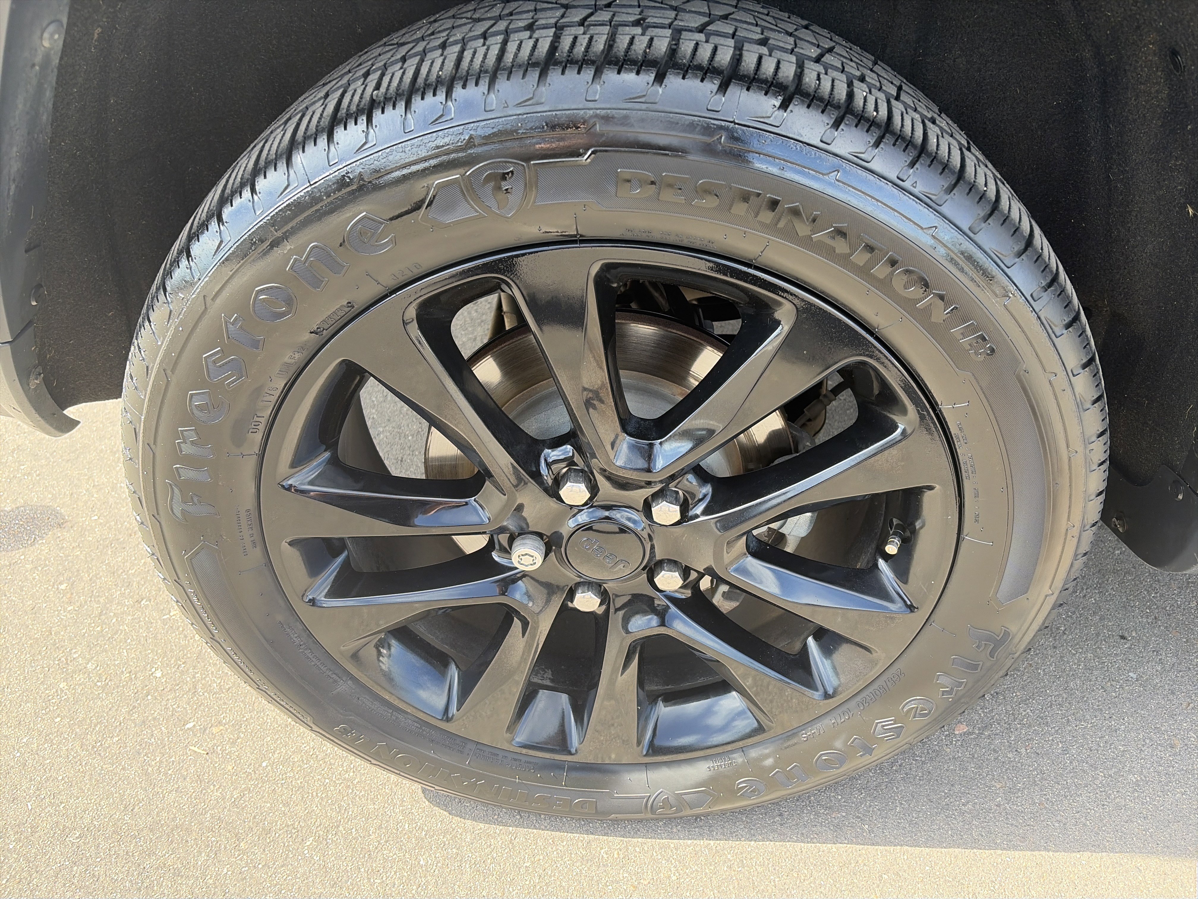 Used 2018 Jeep Grand Cherokee Altitude AWD/4WD image 29