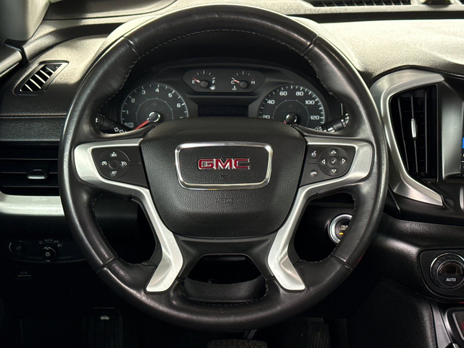 Used 2018 GMC Terrain SLE w/ Driver Convenience Package image 13