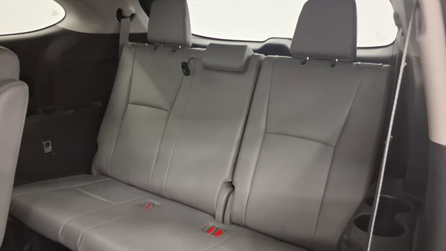 Used 2020 Toyota Highlander XLE image 15