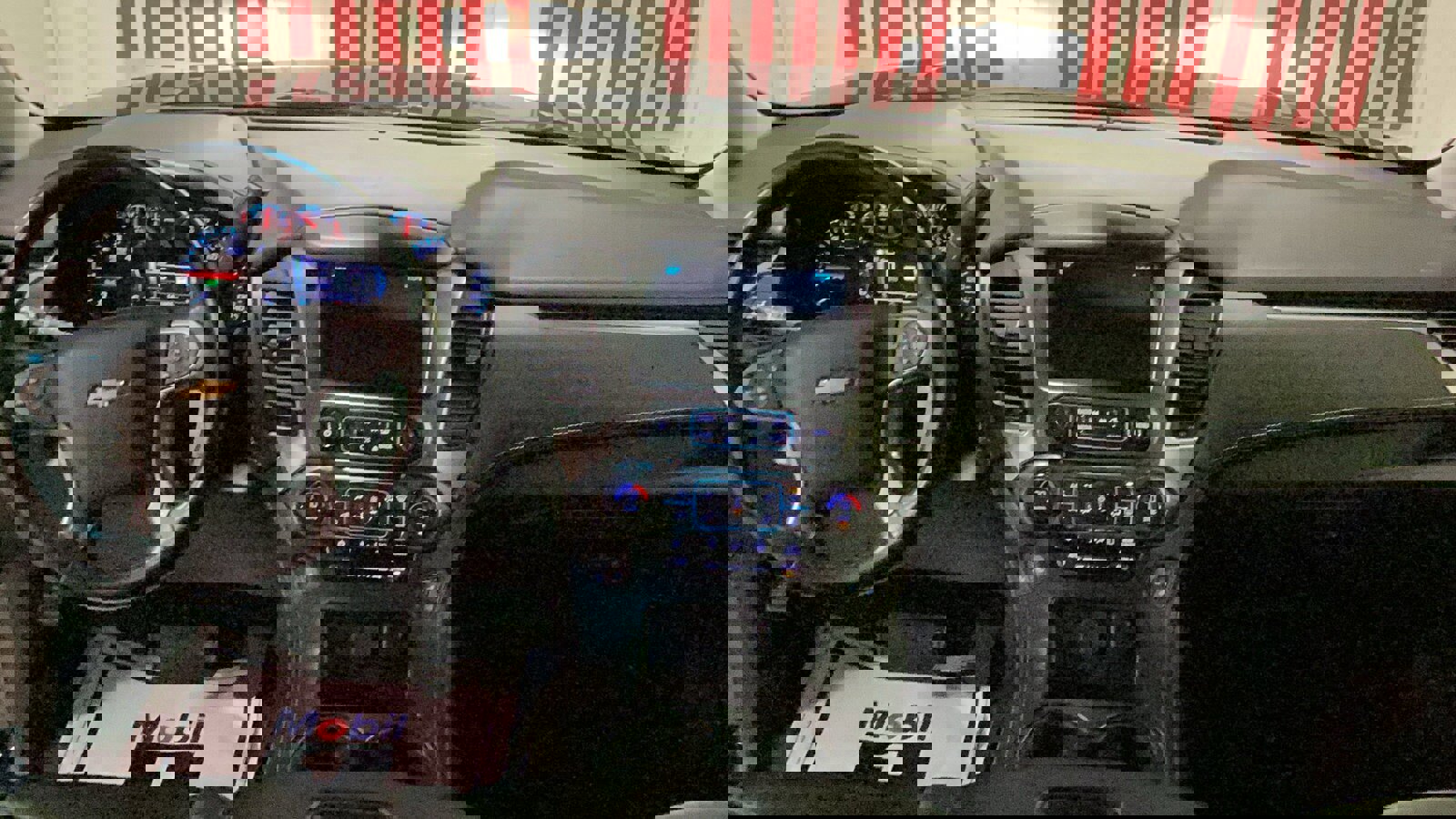 Used 2018 Chevrolet Suburban LT image 13