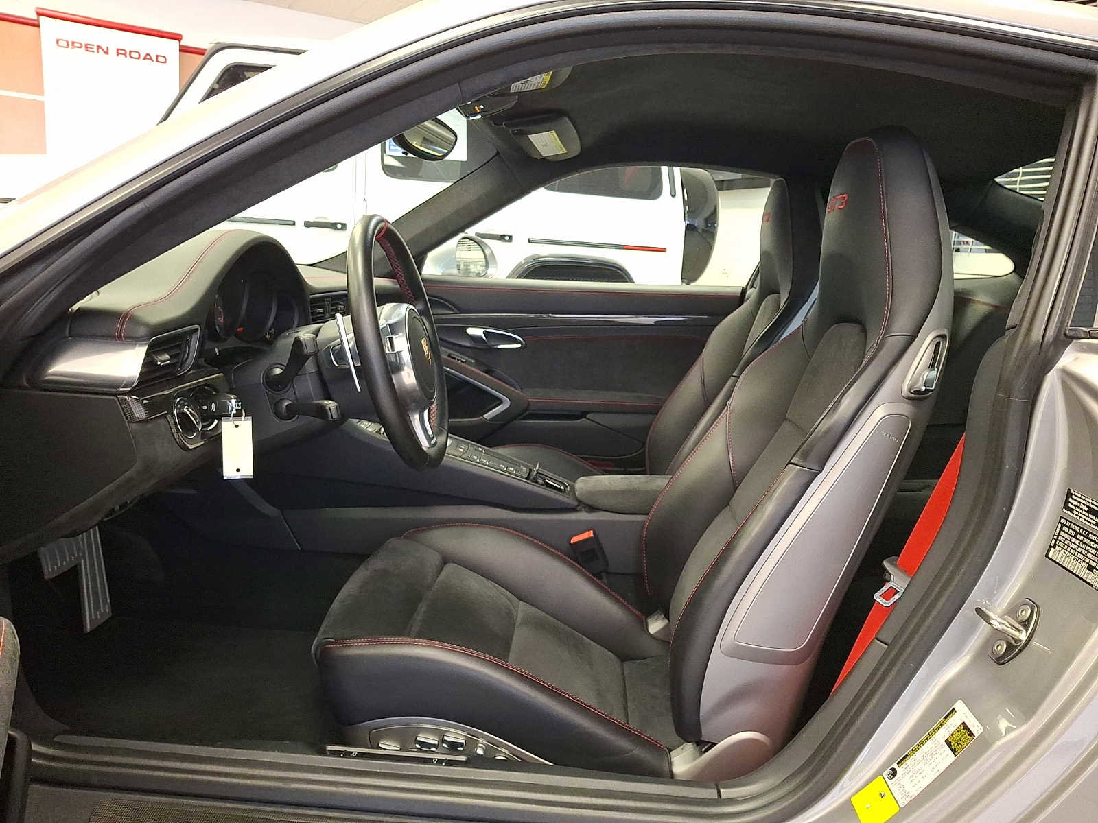 Used 2015 Porsche 911 GT3 RWD image 13