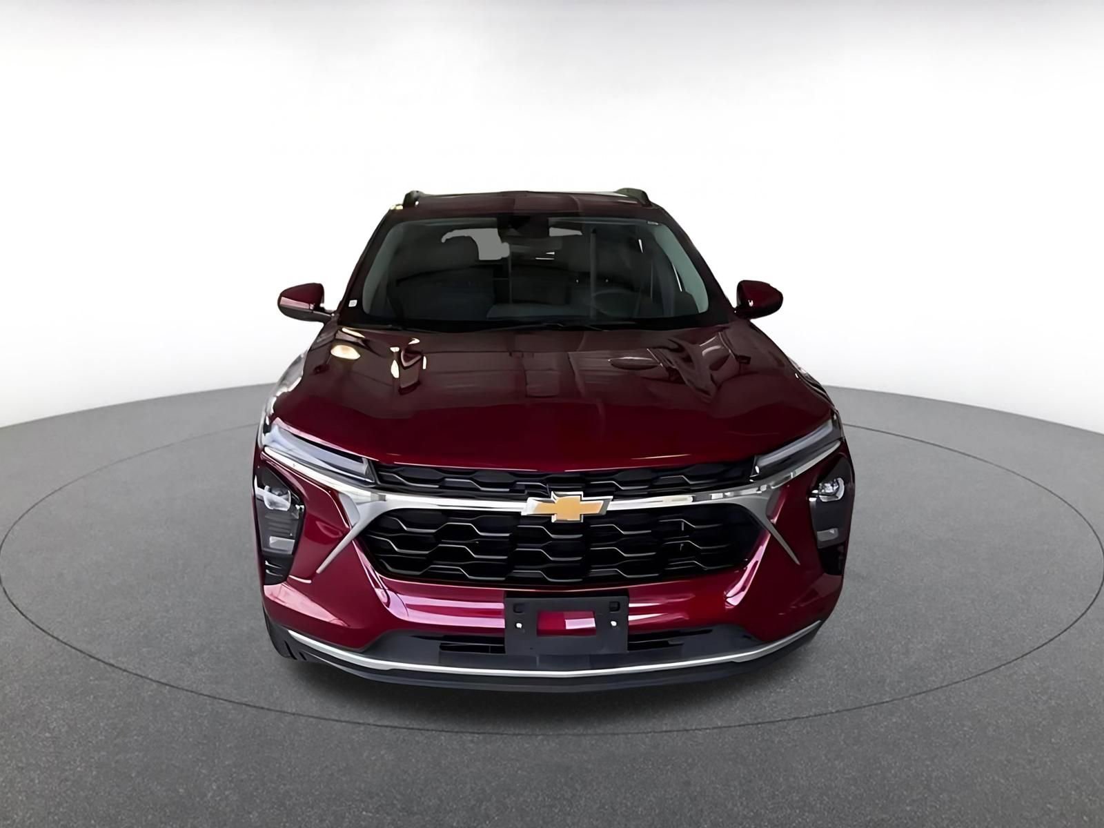 Used 2025 Chevrolet Trax LT FWD image 6