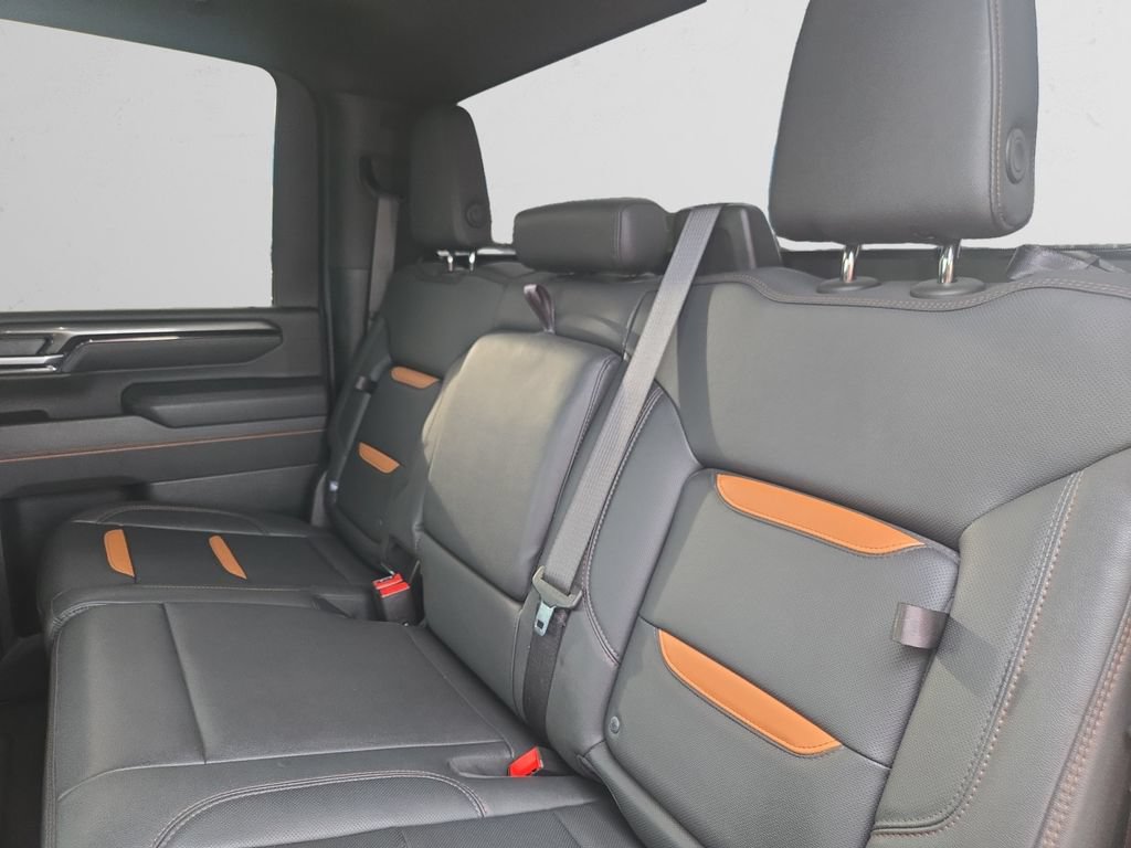 Used 2025 GMC Sierra 2500 AT4 AWD/4WD image 14