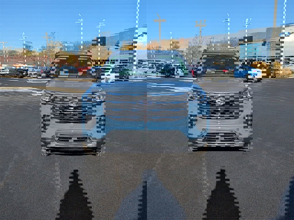 New 2026 Ford Explorer Active w/ Active Comfort Package image 2