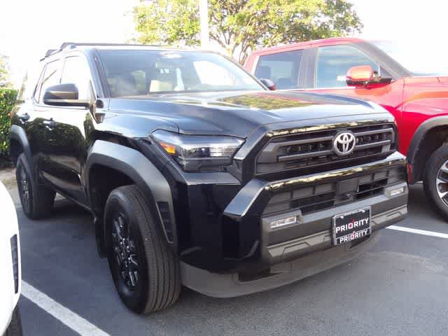Used 2025 Toyota 4Runner SR5 AWD/4WD image 3