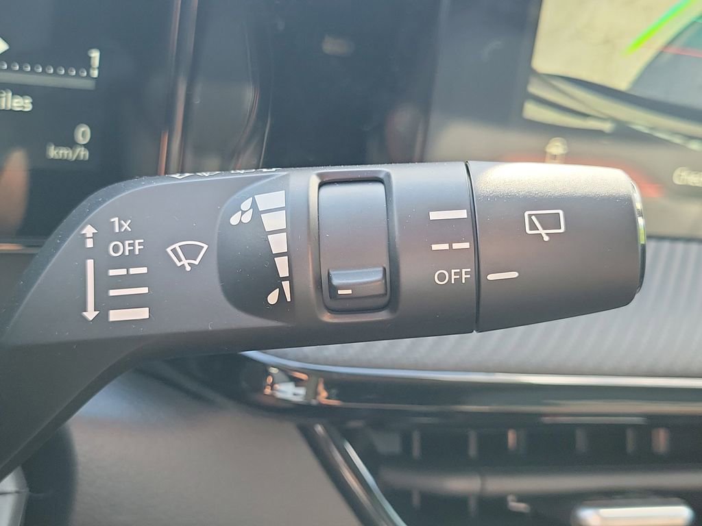 New 2026 Nissan Kicks SR image 36