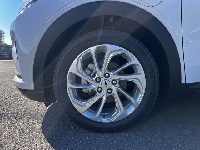 New 2027 Chevrolet Bolt LT w/ Comfort Package image 10