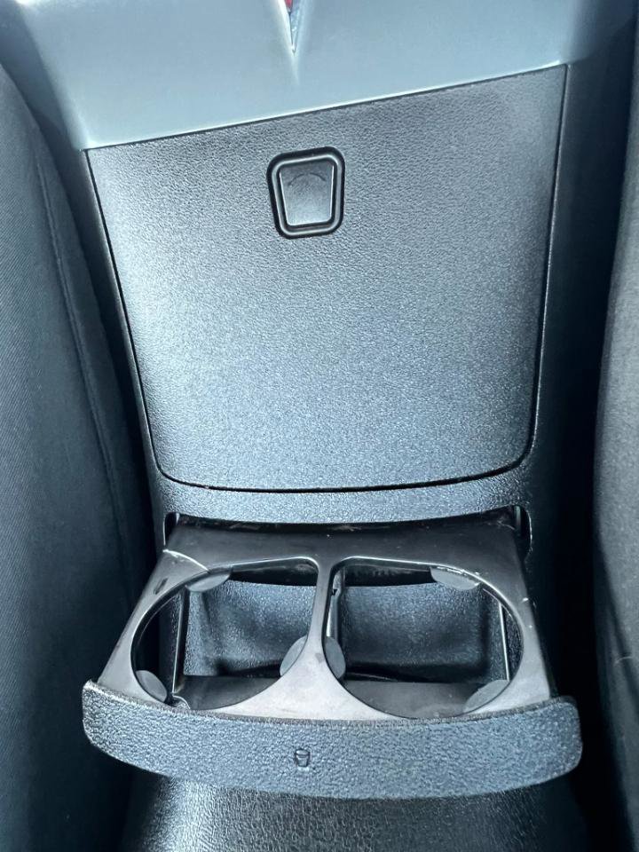 Used 2008 Pontiac Solstice Convertible w/ Preferred Package image 22