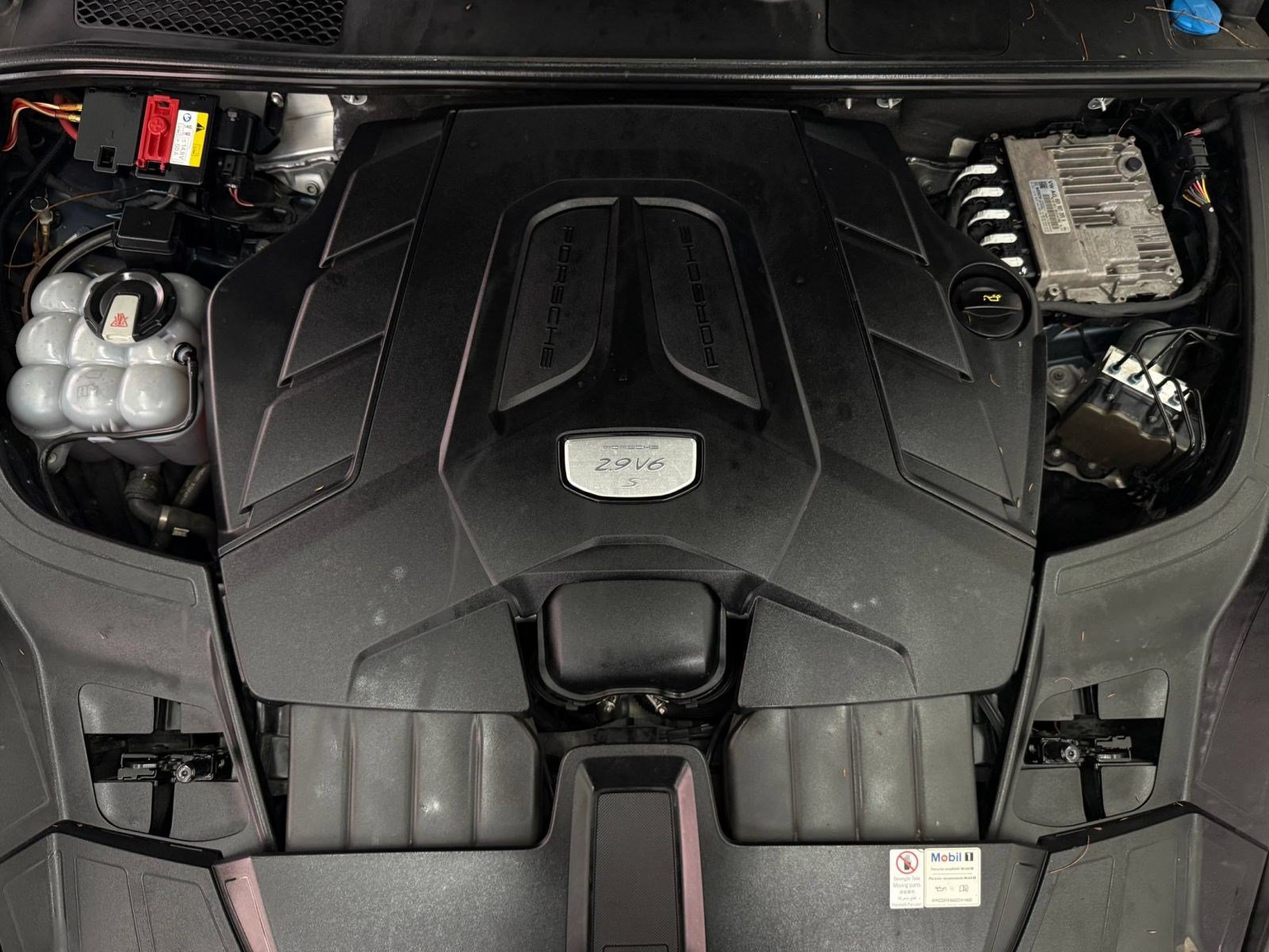 Used 2019 Porsche Cayenne S AWD/4WD image 32