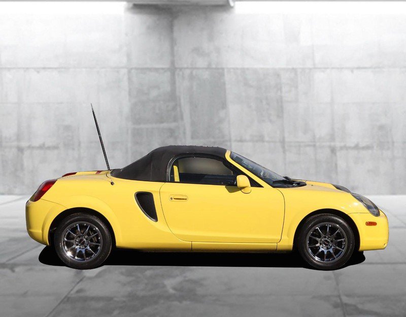 Used 2000 Toyota MR2 image 5