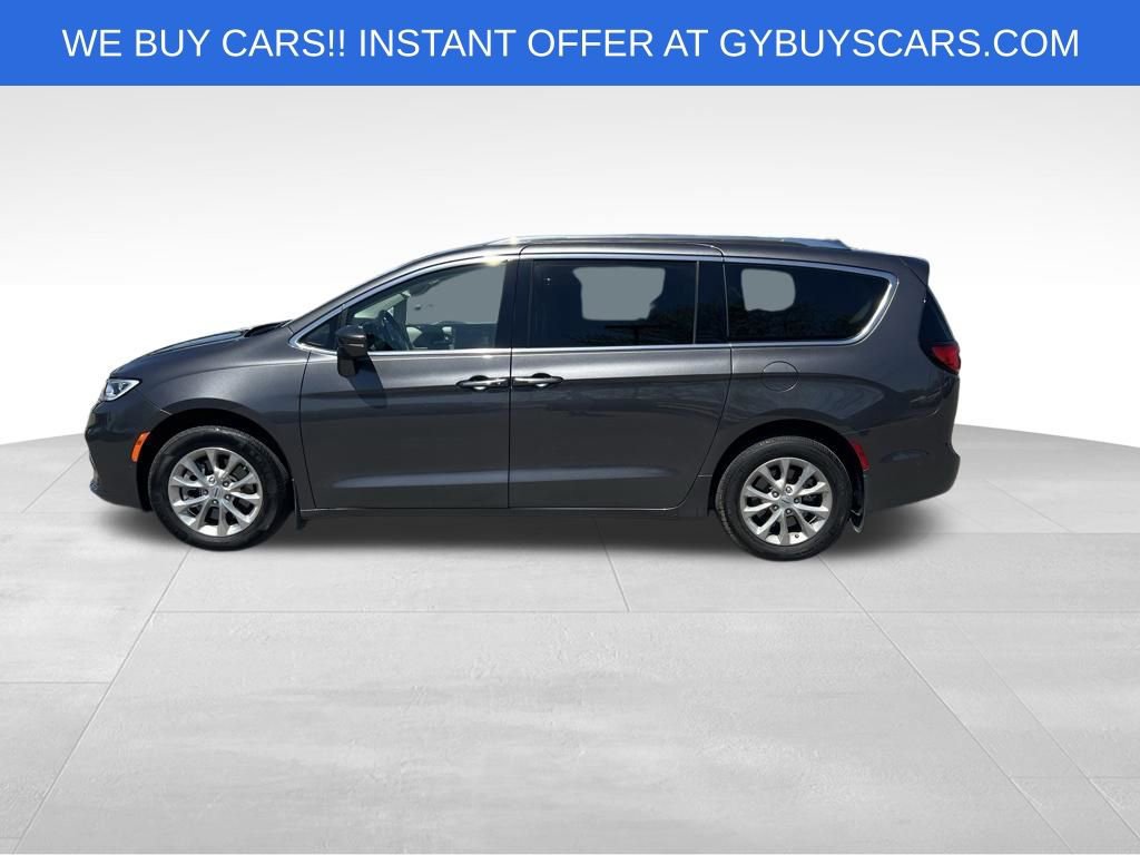 Used 2021 Chrysler Pacifica Touring-L w/ Premium & Safety Sphere Group AWD/4WD image 3