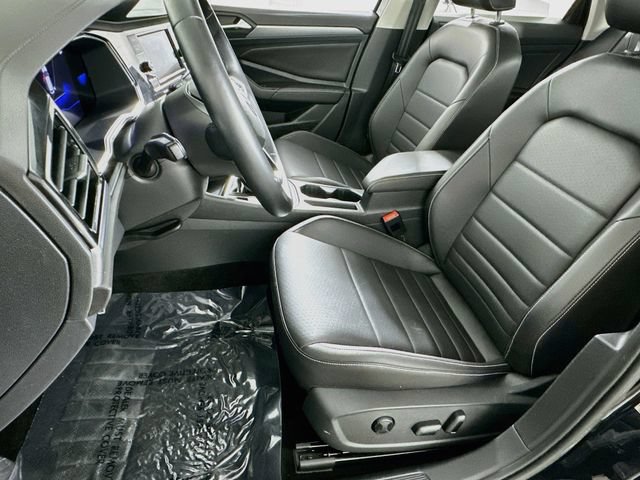 Used 2023 Volkswagen Jetta SE FWD image 9