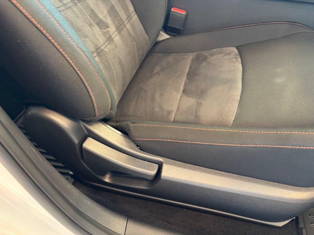 Certified 2025 Nissan Sentra SR FWD image 23