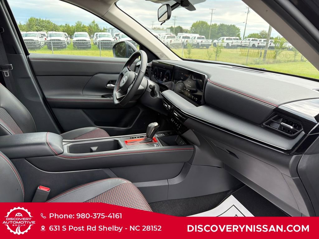Certified 2025 Nissan Kicks SR FWD image 38