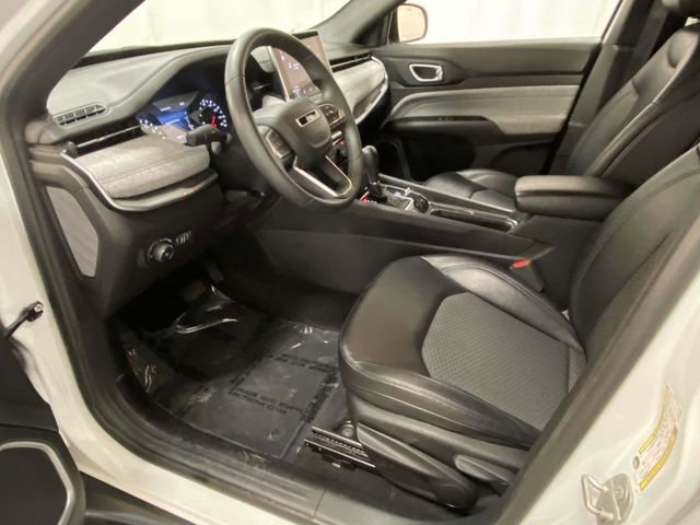 Used 2024 Jeep Compass Latitude image 11