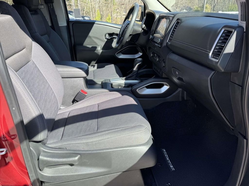 Used 2024 Nissan Frontier SV w/ Technology Package image 14