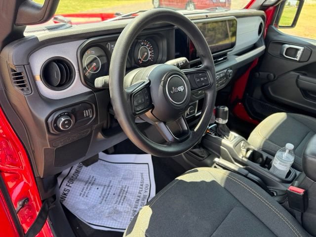 Used 2024 Jeep Gladiator Sport AWD/4WD image 11