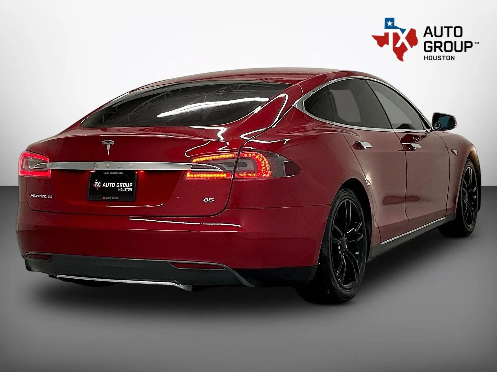 Used 2014 Tesla Model S 85 RWD image 5