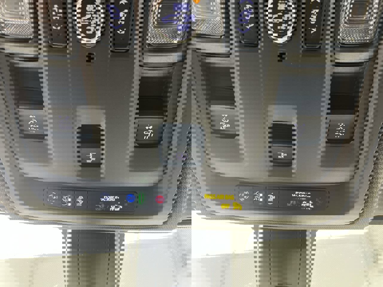 Certified 2021 GMC Yukon Denali w/ Denali Premium Package AWD/4WD image 32