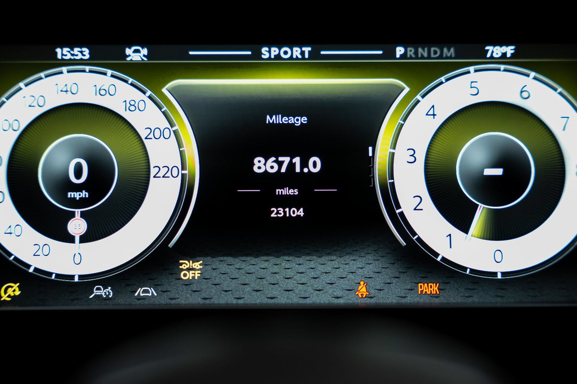 Used 2025 Aston Martin V8 Vantage Coupe RWD image 46