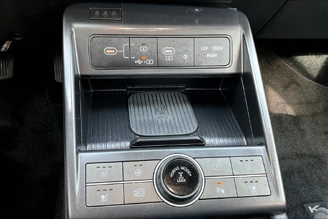 Used 2025 Hyundai Kona Limited AWD/4WD image 16