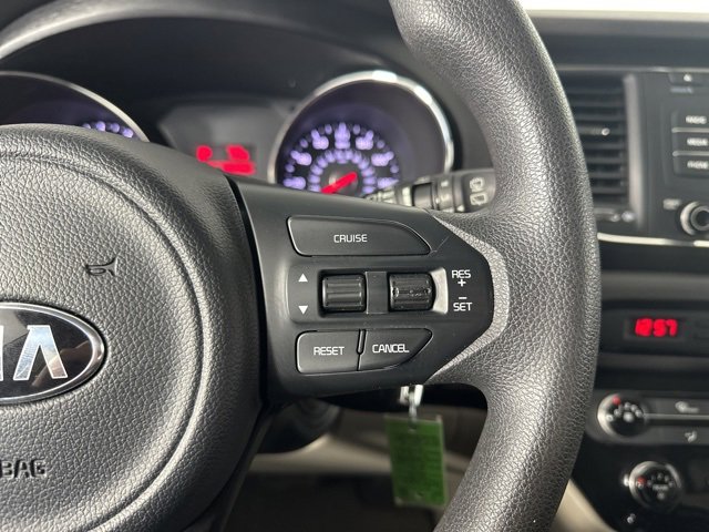 Used 2016 Kia Sedona LX image 16