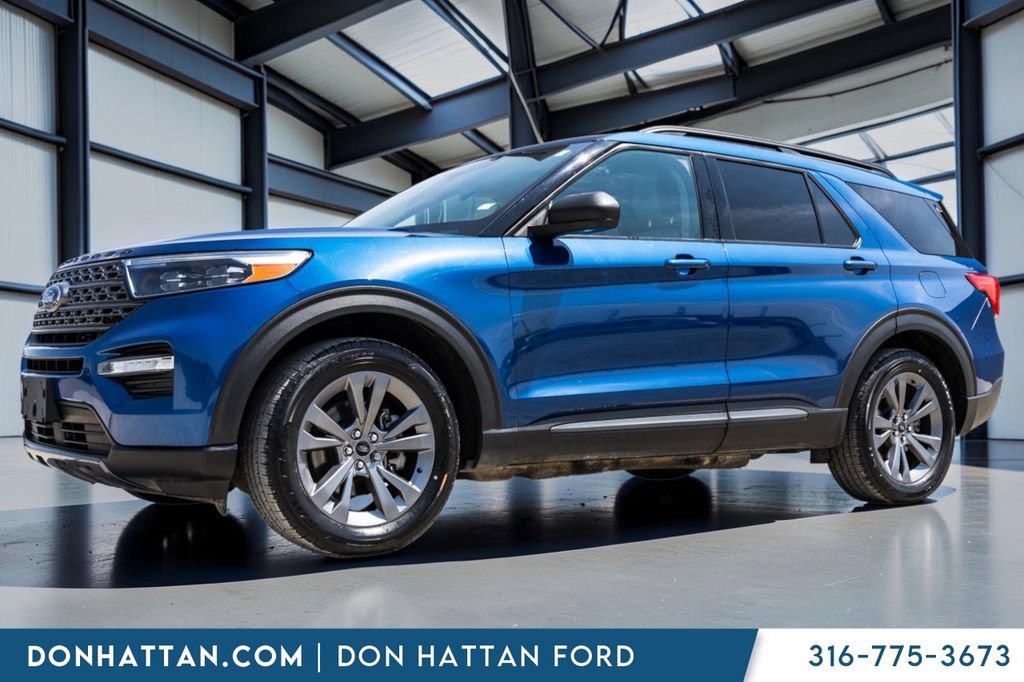 Used 2021 Ford Explorer XLT w/ Equipment Group 202A AWD/4WD image 2