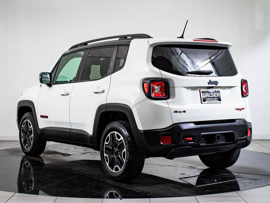 Used 2016 Jeep Renegade Trailhawk w/ Premium Trailhawk Package image 11