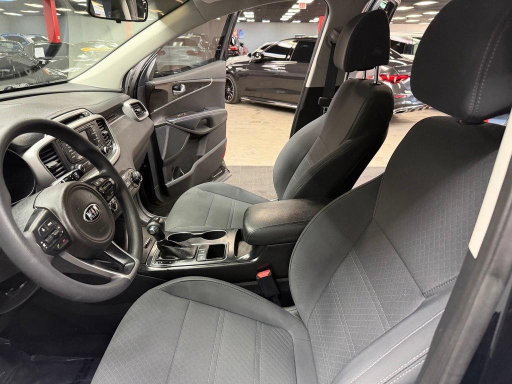 Used 2017 Kia Sorento AWD image 32