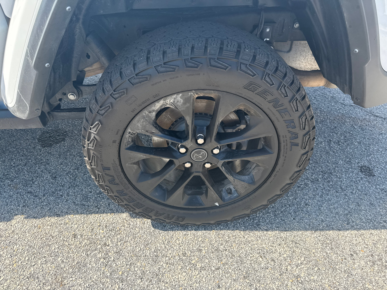 Used 2024 Jeep Gladiator Sport image 18