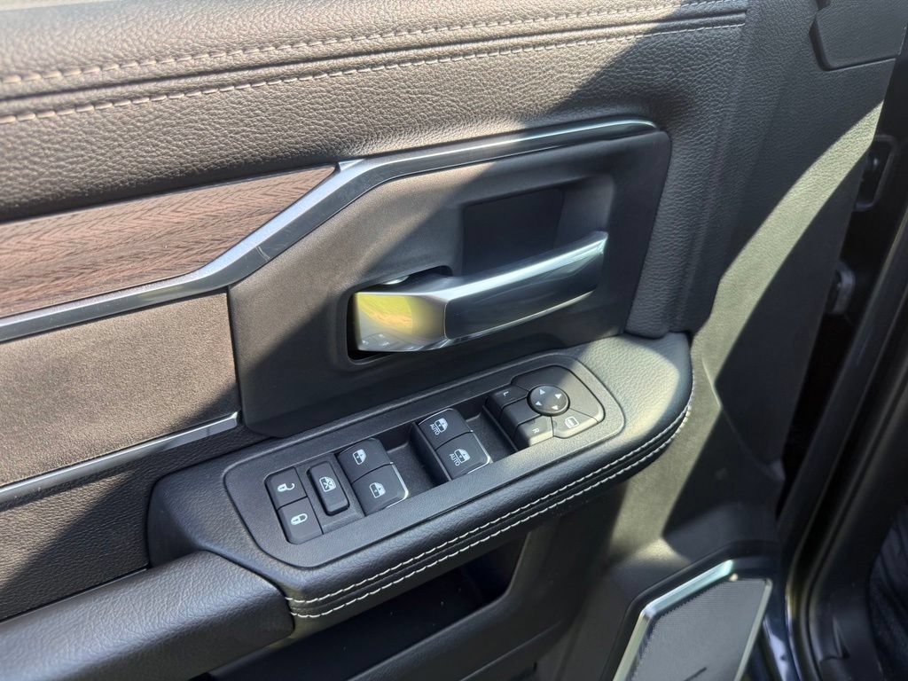 New 2026 RAM 5500 4x4 Crew Cab w/ Laramie Trim Package image 15