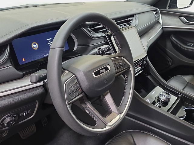 Used 2024 Jeep Grand Cherokee Limited w/ Luxury Tech Group II AWD/4WD image 14