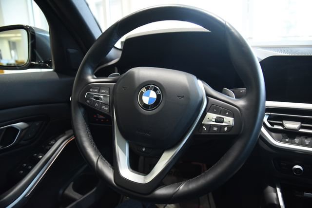 Used 2020 BMW 330i xDrive Sedan w/ Premium Package image 12