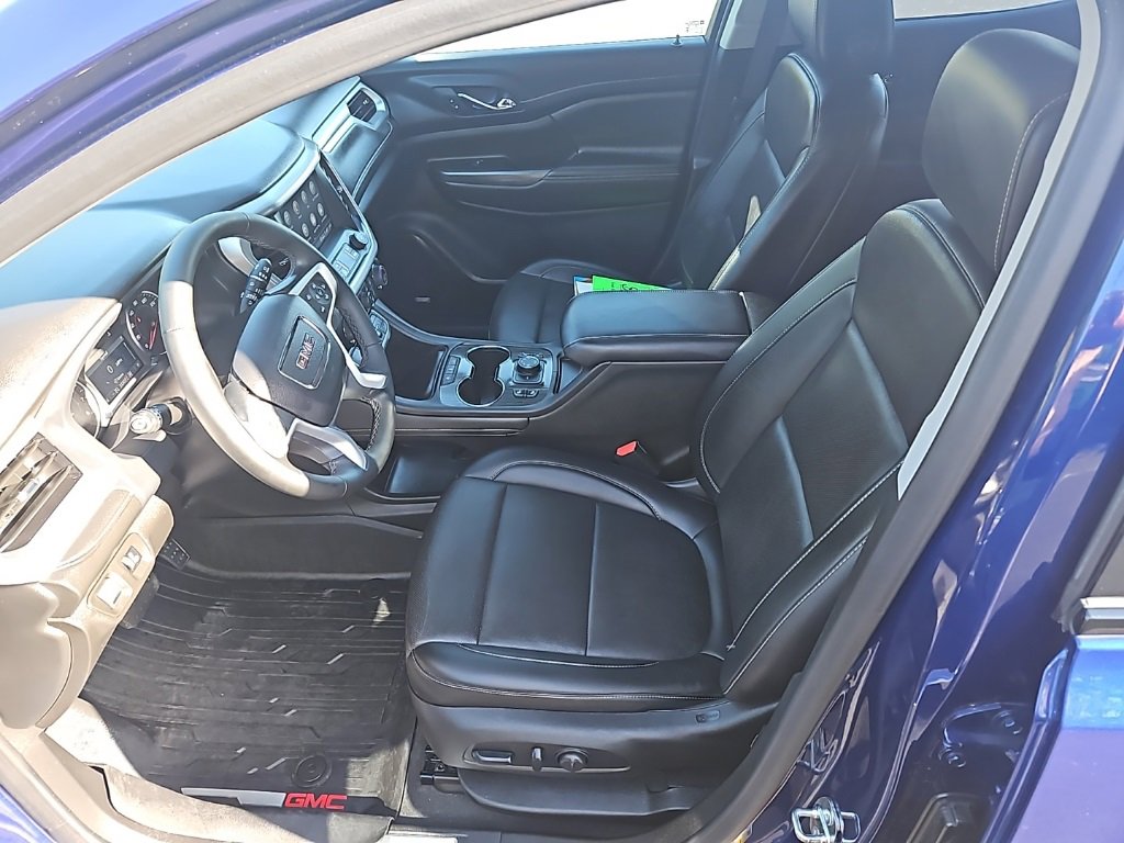 Used 2023 GMC Acadia SLT w/ Elevation Edition image 15